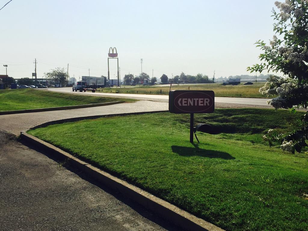 Deluxe Inn West Memphis Exterior photo